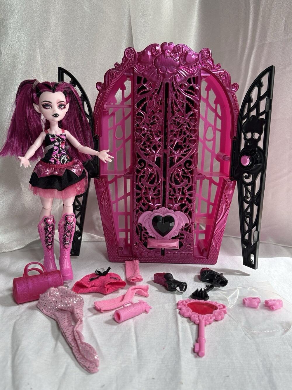 Monster High Draculaura Skulltimate Secrets Doll Locker Playset Incomplete